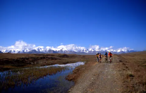 2019 Biken zwischen Himmel und Erde in Kirgisien